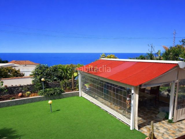 Foto b1aa0d88-5573-4ebf-b1ef-e2fc8c36c121. Casa amb aparcament a Cuesta de la Villa Santa Úrsula