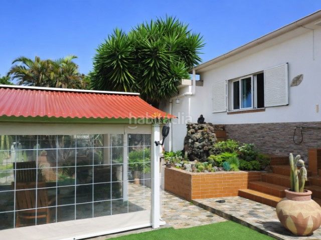 Foto cc11c500-6b72-4500-9d56-745f9b0596bd. Casa amb aparcament a Cuesta de la Villa Santa Úrsula
