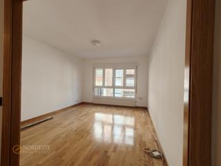 Location Appartement  N/a. Amplio y luminoso piso en fozaneldi comodidad y conexión con el