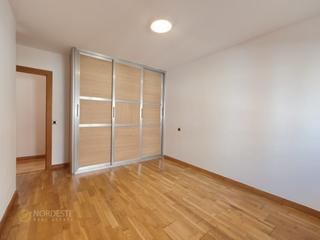 Location Appartement  N/a. Amplio y luminoso piso en fozaneldi comodidad y conexión con el