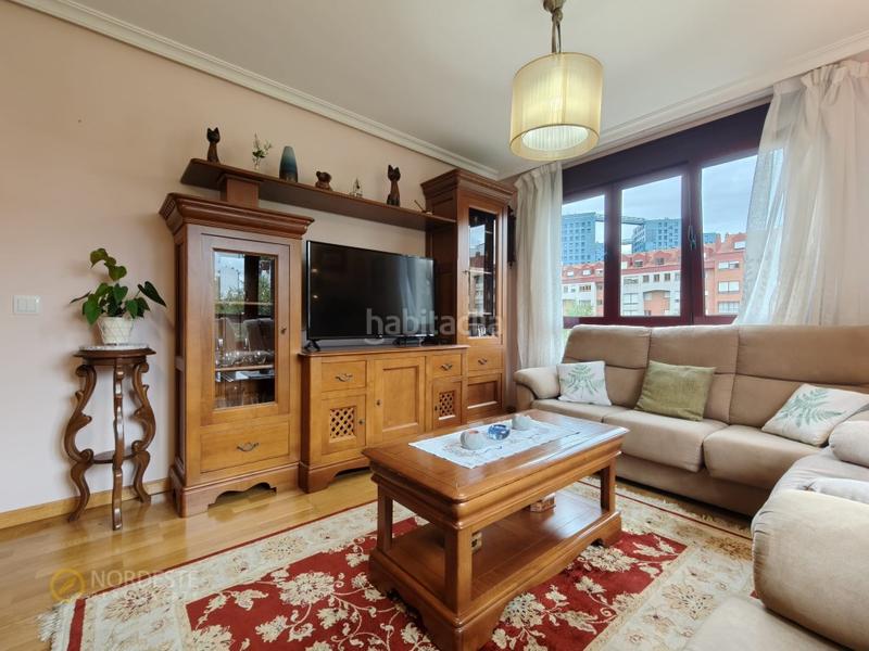 Foto 819393c6-be5b-46e4-a193-017a0f2d46b1. Rent flat in calle abundio gascon 5 in Huca - La Cadellada Oviedo