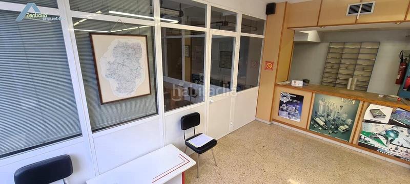 Foto 47329d04-fc9b-4cc4-ab10-abcdcb611000. Alquiler local comercial en calle silvestre perez 33 local comercial con espectacular fachada junto a camino de las torres en Zaragoza