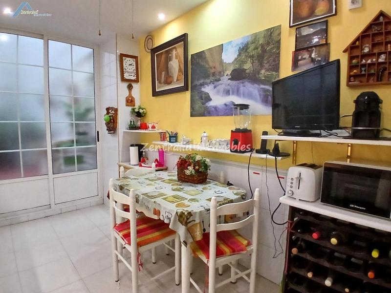 Foto b030ceab-6206-4b27-a38a-43d38e59ad01. Flat with heating in Paseo Constitución - Las Damas Zaragoza