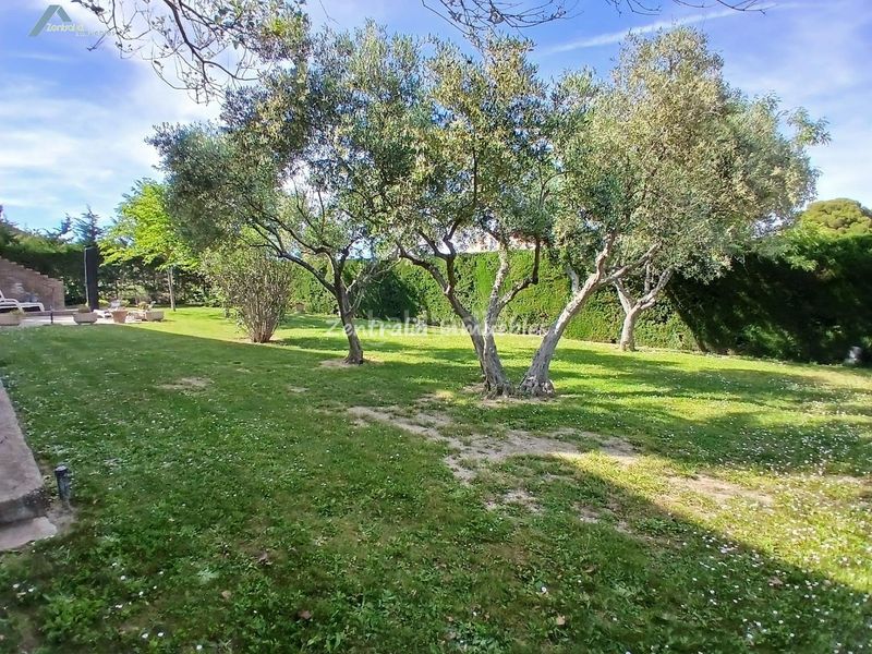 Foto 08157bef-95fc-4406-bb81-83345a334a0c. Xalet amb calefacció aparcament piscina a Peña el Zorongo Zaragoza