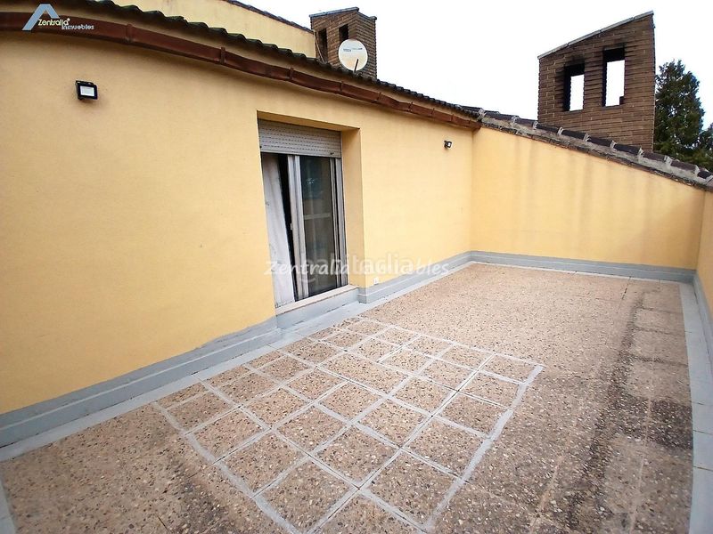 Foto 3884a0f4-65c3-4653-93ff-79c39e20d8f3. Xalet amb calefacció aparcament piscina a Peña el Zorongo Zaragoza