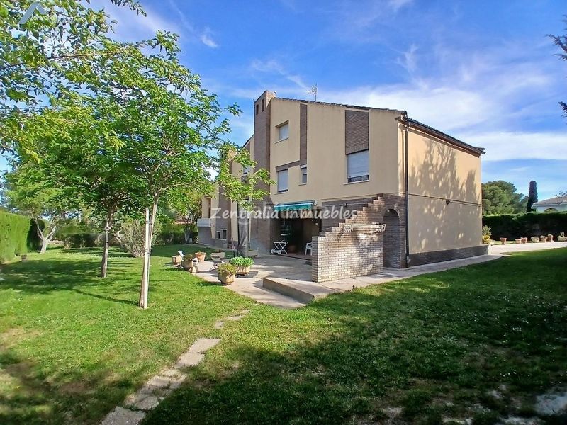 Foto d823f250-3f1f-4104-ab06-900ef63722ef. Xalet amb calefacció aparcament piscina a Peña el Zorongo Zaragoza