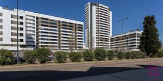 Piso en Avenida navarra 94. Piso seminuevo de tres dormitorios en urb. casanate