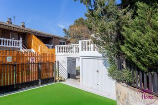 Casa  Calle eras. Adosado de tres dormitorios en mediana de aragón