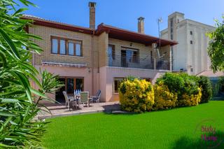 Chalet  Calle joaquin costa. Casa de 5 dormitorios con terreno en angés