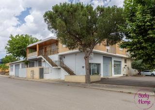 Casa  Avenida de huesca. Venta de casa unifamiliar en sariñena