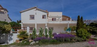 Chalet  Carrer de la pedrera 11. Encantador chalet independiente con vistas al mar en la pobla de