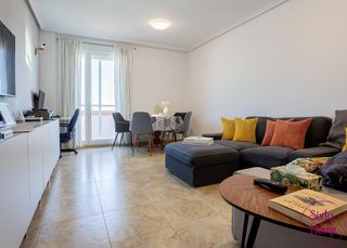 Appartement  Avenida de las estrellas 13. Piso de tres dormitorios  junto al alcampo de valdefierro.