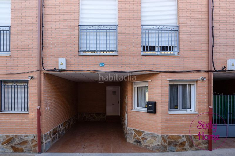 Foto 6a92c8a3-06a5-4fe4-b5c6-f3165acdf53f. Casa adossada a calle argensolas 20 a Gallur