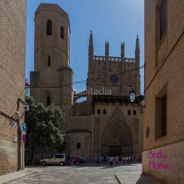 Foto 4dac4cf6-bf3d-4c62-9b45-eeb3b46da283. Duplex con riscaldamento parcheggio in Casco Antiguo Huesca