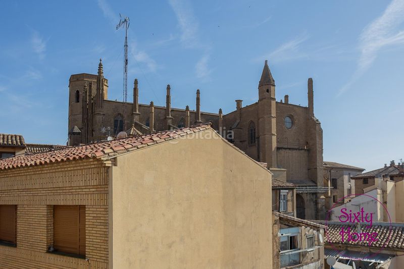 Foto e7ee9ea2-988a-405c-b179-78d81ae8a3bf. Duplex con riscaldamento parcheggio in Casco Antiguo Huesca