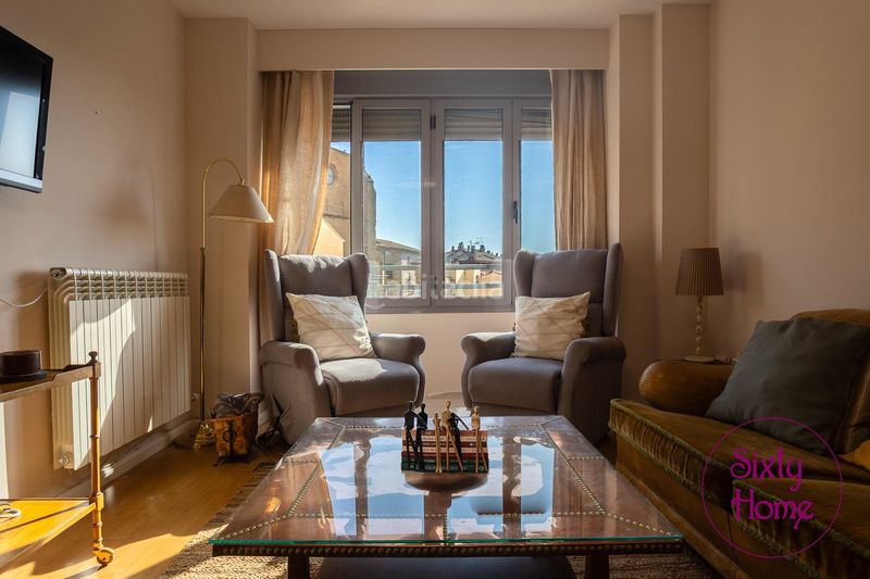Foto f6608d9d-4d6f-40d1-abc0-c209896508e5. Duplex con riscaldamento parcheggio in Casco Antiguo Huesca
