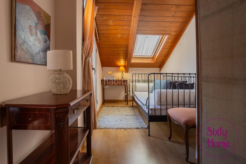 Foto f87f9a8d-39e6-43dd-ae7d-7290bc145800. Duplex con riscaldamento parcheggio in Casco Antiguo Huesca