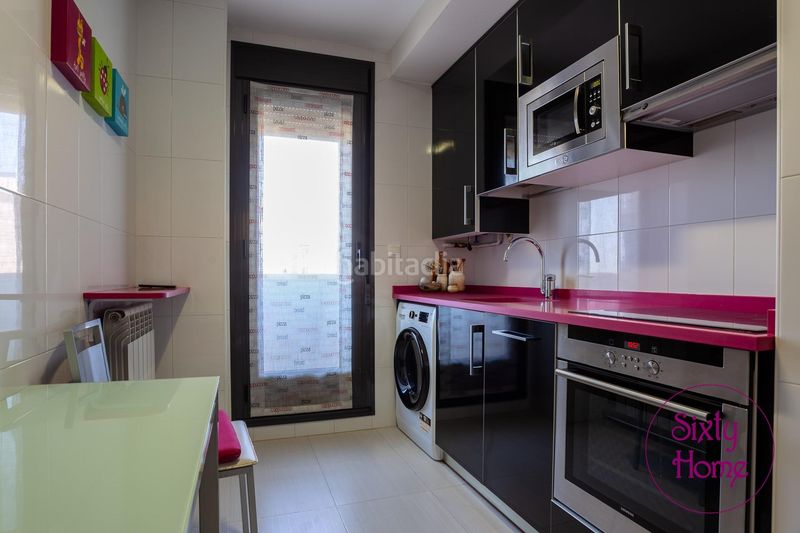 Foto ca79aba7-b4af-47b7-a53f-053dcb8af6e4. Flat in calle de los monegros 39 in Santo Domingo y San Martín Huesca
