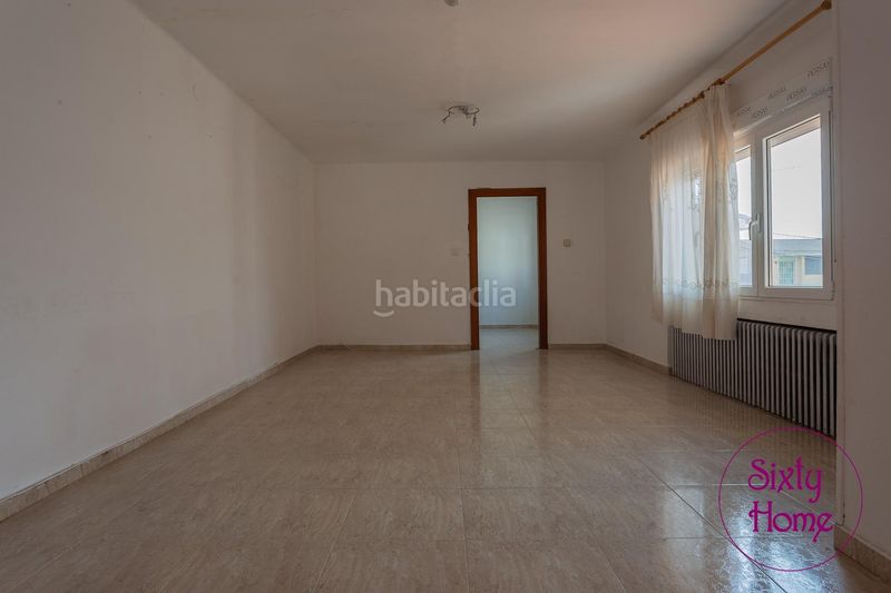 Foto 0188bd85-d57b-4b54-8a35-fadcc8f3ea95. Etagenwohnung mit heizung in Pinseque