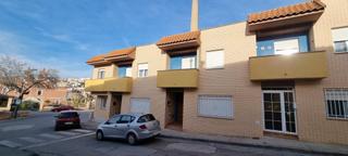 Casa adossada  Calle de cabezo calvario. Venta de unifamiliar adosado en épila