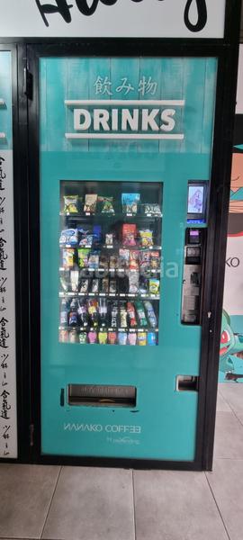 Foto b97ba436-ebe5-4951-8702-5726610818f3. Alquiler local comercial traspaso de negocio vending en av. cesár augusto en Zaragoza