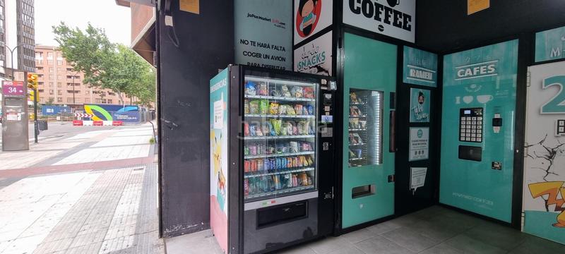 Foto dafaabd9-417e-4ce6-8751-ffab7f454c78. Alquiler local comercial traspaso de negocio vending en av. cesár augusto en Zaragoza