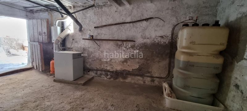 Foto f608f8e1-9a54-4f21-8914-323f7a031364. Casa amb aparcament a Lucena de Jalón
