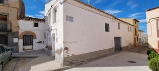 House  Calle españa. Oportunidad de compra en lucena de jalon 2 casas con terreno en