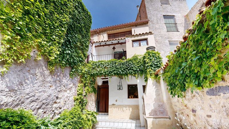 Foto ef8580fc-2f44-41f5-942e-0c619d108455. Casa amb aparcament a Magallón