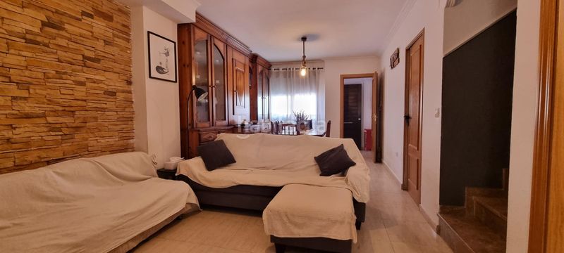 Foto 8e1c6470-b8f6-4187-80d3-e731102a199c. Casa adossada amb aparcament a Épila