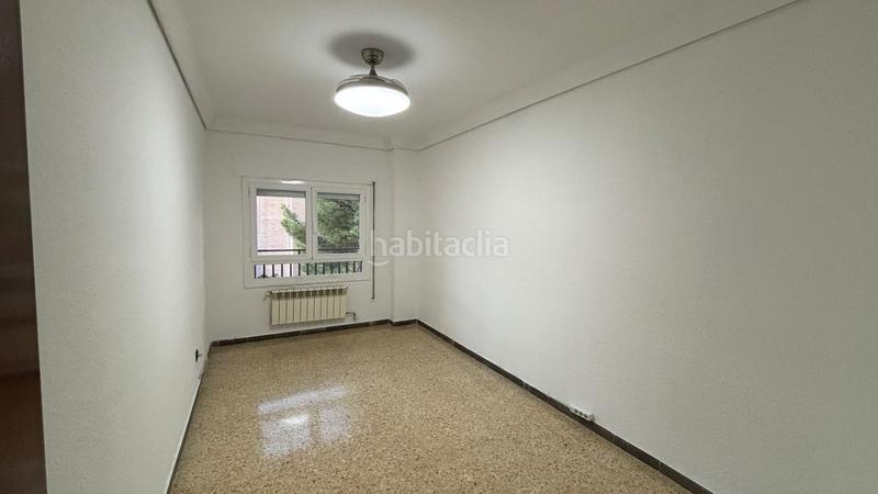 Foto 19b6d8ee-11f4-4ee1-b4ee-1e020fde8d30. Alquiler piso calle honorio garcía condoy en Torrero Zaragoza