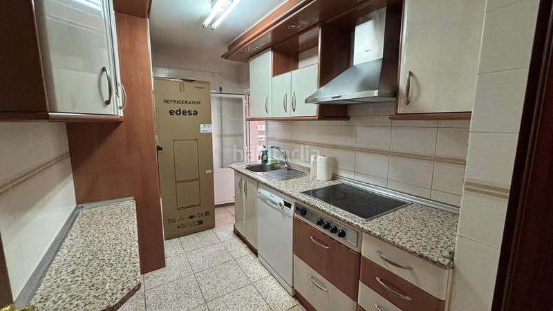 Foto f50bfce3-4eae-459a-a3be-3fa174f60988. Alquiler piso calle honorio garcía condoy en Torrero Zaragoza