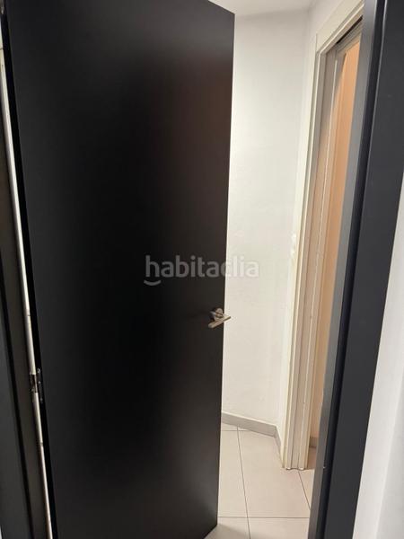 Foto 4b51d428-99d7-4b75-99c9-0972964b4a02. Alquiler local comercial se traspasa salon de peluqueria en avenida san jose en Zaragoza