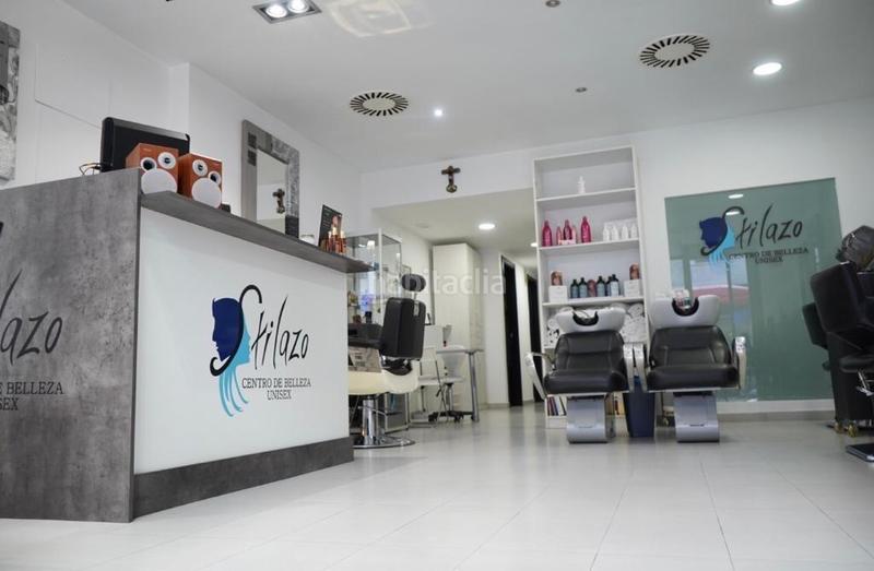 Foto 8f5e6adc-6070-4f36-8a41-af22a5592265. Alquiler local comercial se traspasa salon de peluqueria en avenida san jose en Zaragoza