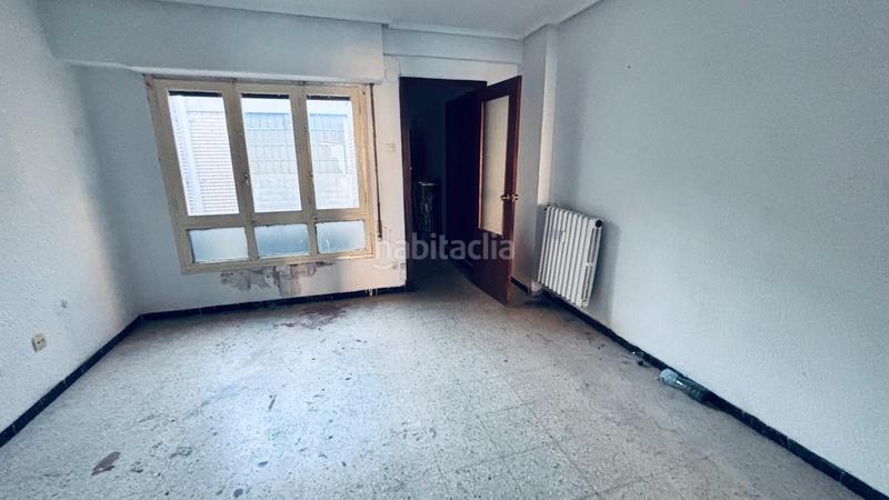 Foto e2e8c02e-19a5-4c6f-9bda-49223062a79a. Piso centro, calle reina fabiola en La Granja Zaragoza