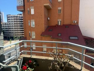 Piso  Avenida avenida navarra. Se vende piso en avenida de navarra