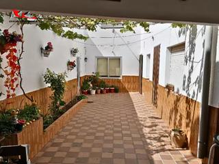 Casa a Barrax. Graciano inmobiliaria vende casa en barrax