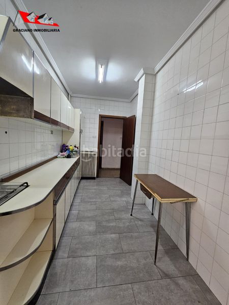 Foto 3e71c0ea-6c66-42dd-bde0-2d71b48d703e. Pis amb calefacció aparcament a Centro Albacete