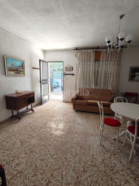 Foto bcd7f8fc-1dc9-46de-8699-171d7a39f6f0. Masia amb xemeneia a Pedanías - Extrarradio Albacete