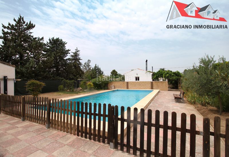 Foto 1d137941-92f4-4d2c-97c7-de3539630620. Xalet amb xemeneia calefacció aparcament piscina a Albacete