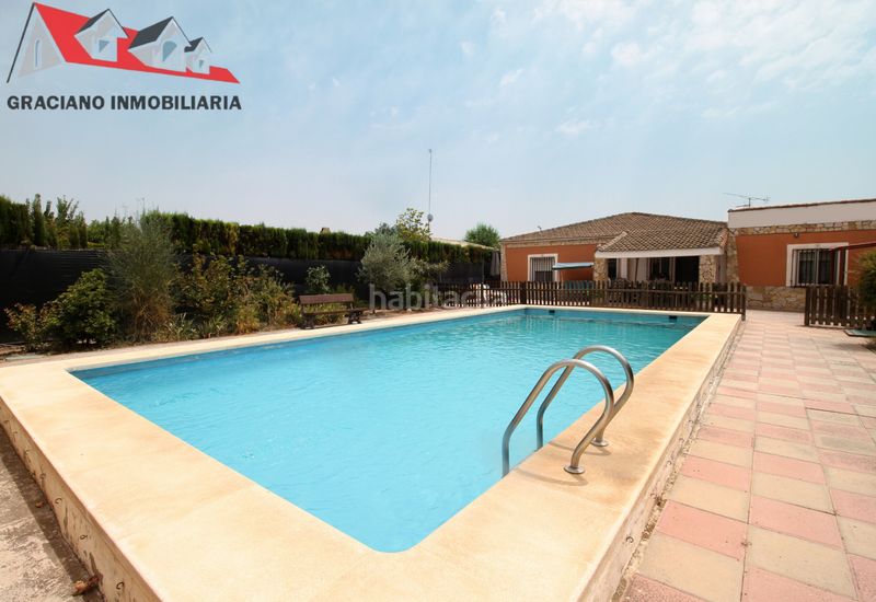 Foto 50ec38cf-8854-451d-bed3-3dbf9b85cff3. Xalet amb xemeneia calefacció aparcament piscina a Albacete