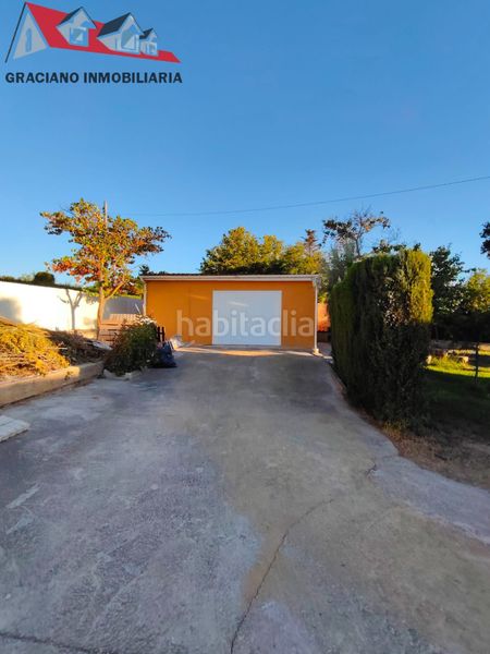 Foto b2adbd83-71e8-4be6-99ef-cee3a2107744. Xalet amb xemeneia calefacció aparcament piscina a Albacete