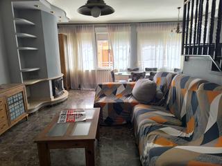 Duplex in Industria. Dúplex en venta en avda. menéndez pidal.
