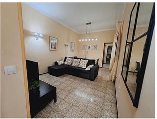 Alquiler Piso  Calle teodoro golfín. Ciudad alta, piso para compartir.