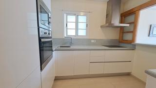 Location Appartement  Calle león y castillo. Confortable piso en león y castillo.