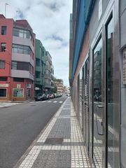 Car parking in Calle de Pérez del Toro