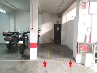 Parking voiture à Ruiseñores. Venta de plaza de aparcamiento para motos muy bien situada en la