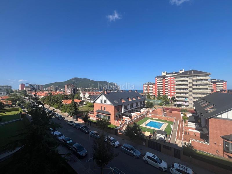 Foto a42ede80-ad6a-4136-a82d-e1669e9c11c7. Piso en avenida de la libertad 67b piso en zona ever con vistas al mar en Laredo
