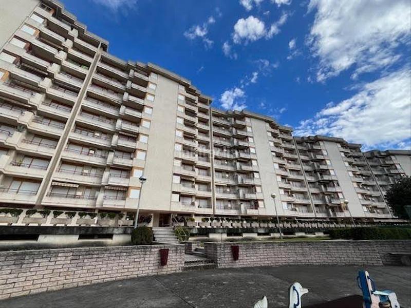 Foto af6a2bdb-23f9-4165-916b-7e815e7b2104. Piso en avenida de la libertad 67b piso en zona ever con vistas al mar en Laredo