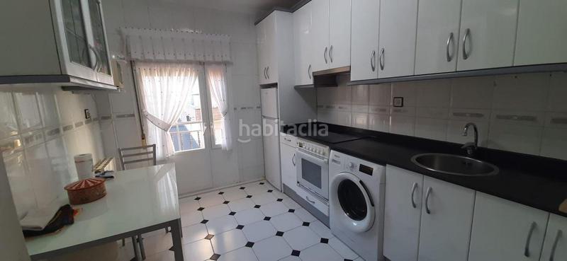 Foto 5ea1375a-3043-486d-9134-cf6c63146113. Pis a calle del carmen 10 a Colindres